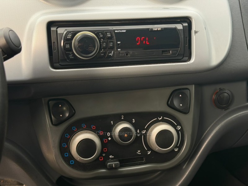 UNO 1.0 EVO VIVACE 8V FLEX 4P MANUAL - 2013 - LAGOA VERMELHA