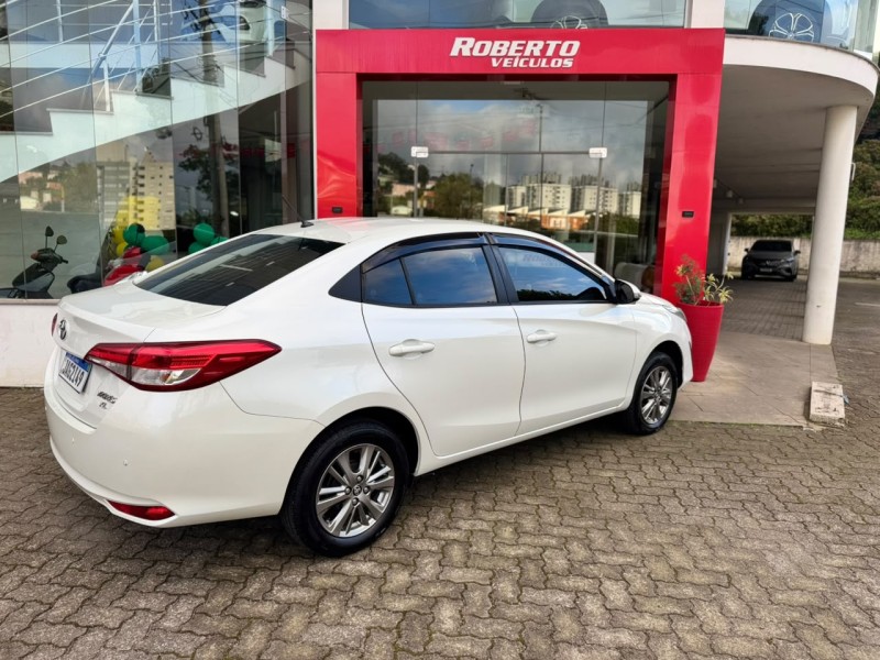 YARIS 1.5 16V FLEX SEDAN XL PLUS TECH MULTIDRIVE3 - 2021 - BENTO GONçALVES