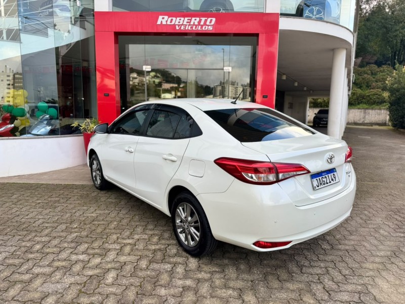 YARIS 1.5 16V FLEX SEDAN XL PLUS TECH MULTIDRIVE3 - 2021 - BENTO GONçALVES