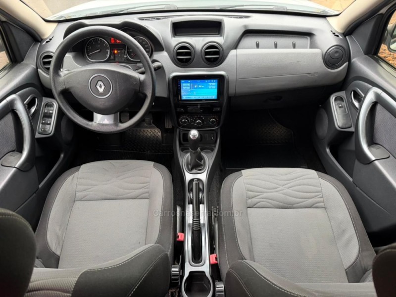 DUSTER 1.6 DYNAMIQUE 4X2 16V FLEX 4P MANUAL - 2014 - LAGOA VERMELHA