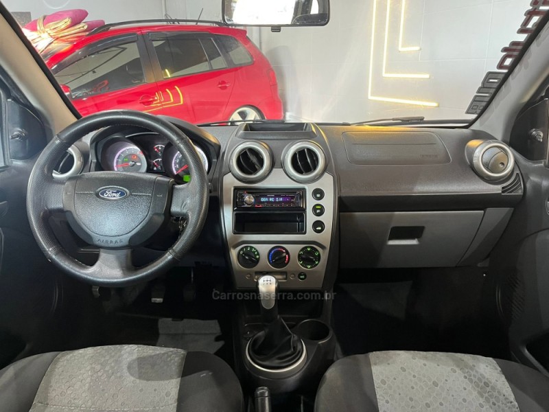 FIESTA 1.0 SE 8V FLEX 4P MANUAL - 2014 - ESTâNCIA VELHA