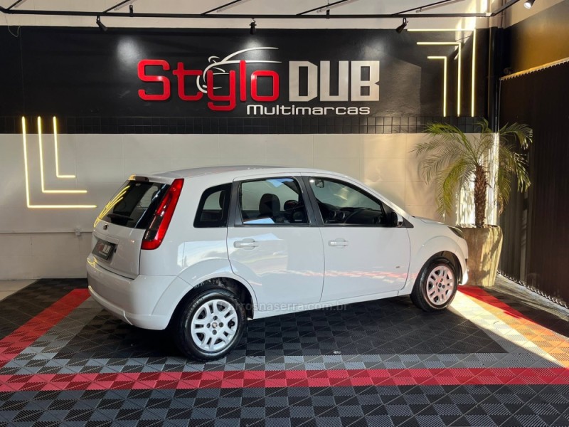 FIESTA 1.0 SE 8V FLEX 4P MANUAL - 2014 - ESTâNCIA VELHA