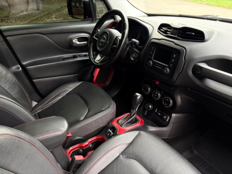 RENEGADE 2.0 16V TURBO DIESEL TRAILHAWK 4P 4X4 AUTOMÁTICO - 2016 - FELIZ