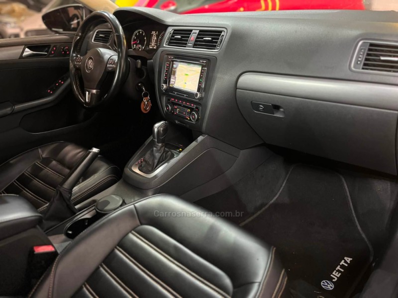 JETTA 2.0 TSI HIGHLINE 200CV GASOLINA 4P TIPTRONIC - 2011 - ESTâNCIA VELHA