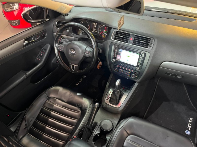 JETTA 2.0 TSI HIGHLINE 200CV GASOLINA 4P TIPTRONIC - 2011 - ESTâNCIA VELHA
