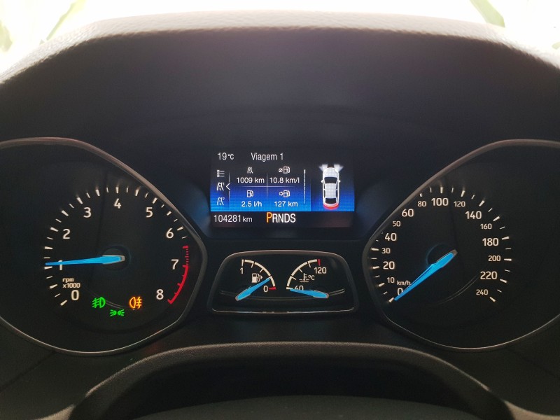FOCUS 2.0 SE PLUS FASTBACK 16V FLEX 4P AUTOMÁTICO - 2017 - CAXIAS DO SUL