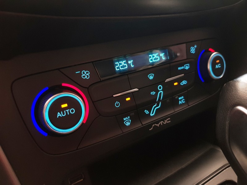 FOCUS 2.0 SE PLUS FASTBACK 16V FLEX 4P AUTOMÁTICO - 2017 - CAXIAS DO SUL