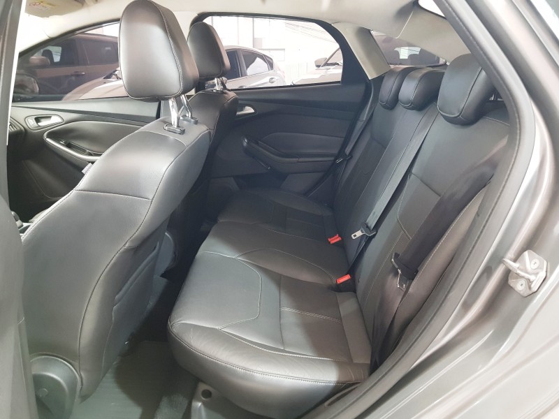FOCUS 2.0 SE PLUS FASTBACK 16V FLEX 4P AUTOMÁTICO - 2017 - CAXIAS DO SUL
