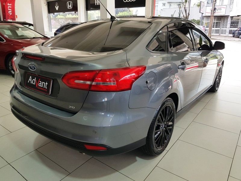FOCUS 2.0 SE PLUS FASTBACK 16V FLEX 4P AUTOMÁTICO - 2017 - CAXIAS DO SUL