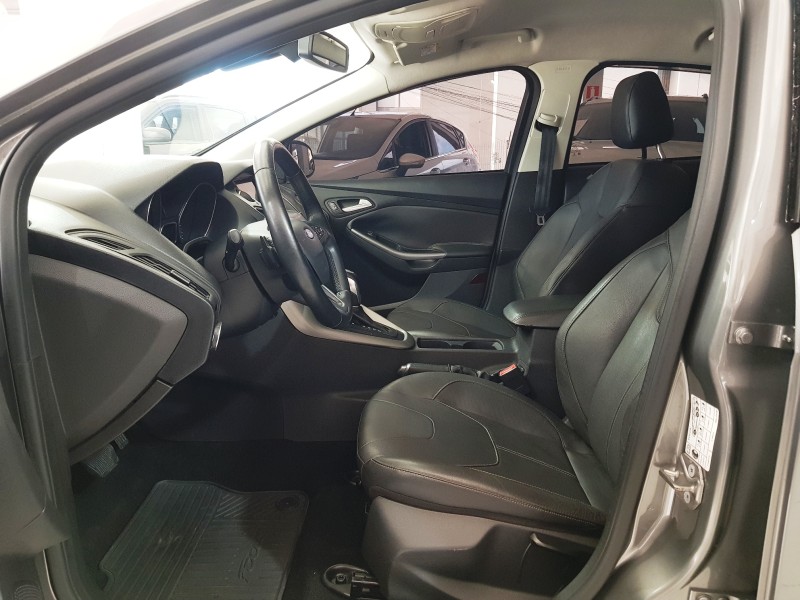 FOCUS 2.0 SE PLUS FASTBACK 16V FLEX 4P AUTOMÁTICO - 2017 - CAXIAS DO SUL