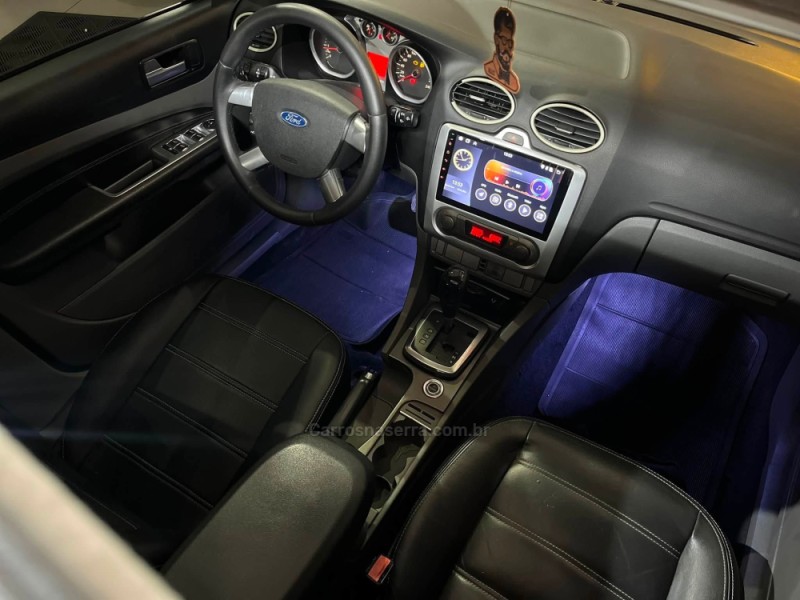 FOCUS 2.0 TITANIUM HATCH 16V FLEX 4P AUTOMÁTICO - 2012 - ESTâNCIA VELHA