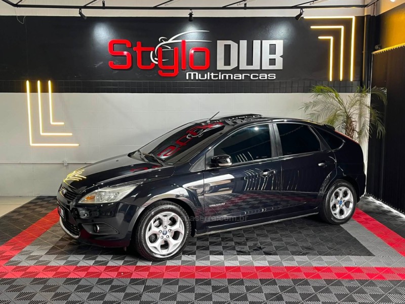 FOCUS 2.0 TITANIUM HATCH 16V FLEX 4P AUTOMÁTICO - 2012 - ESTâNCIA VELHA