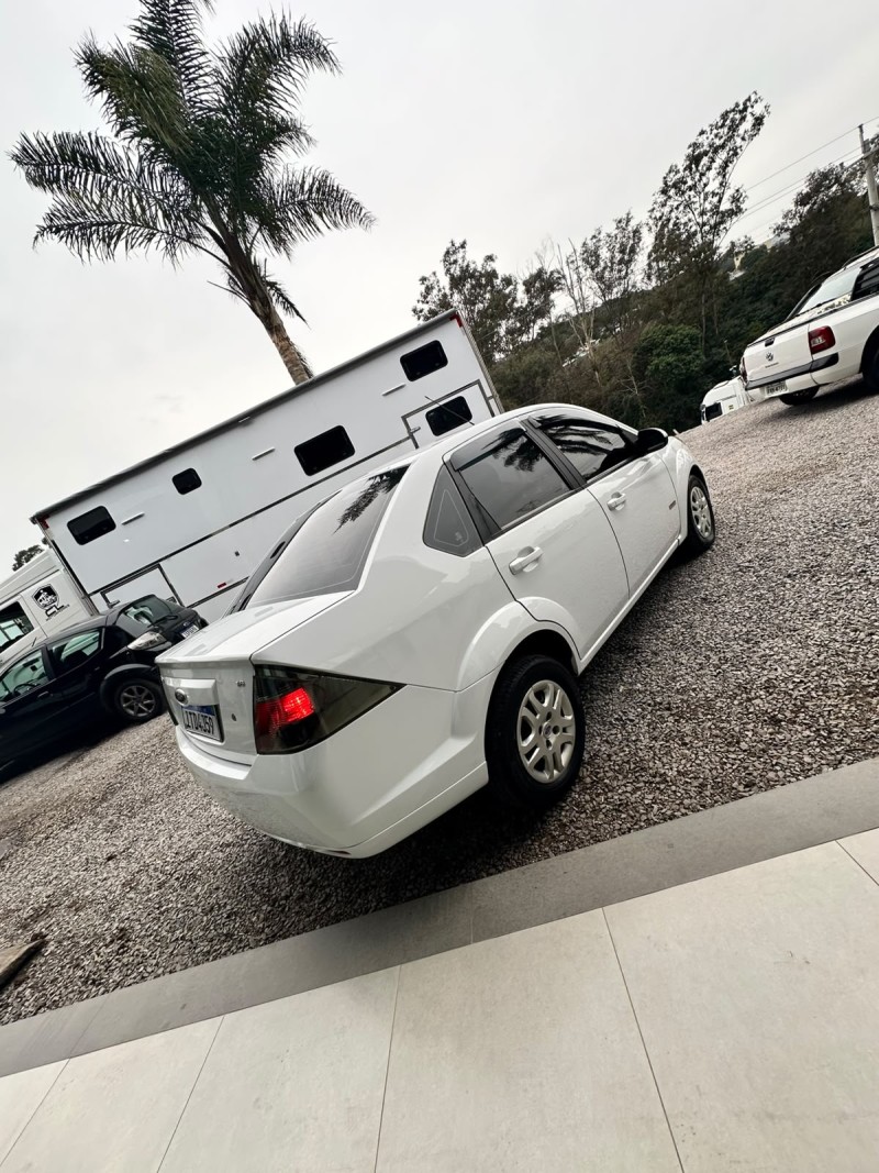 FIESTA 1.6 MPI SEDAN 8V FLEX 4P MANUAL - 2013 - CAXIAS DO SUL