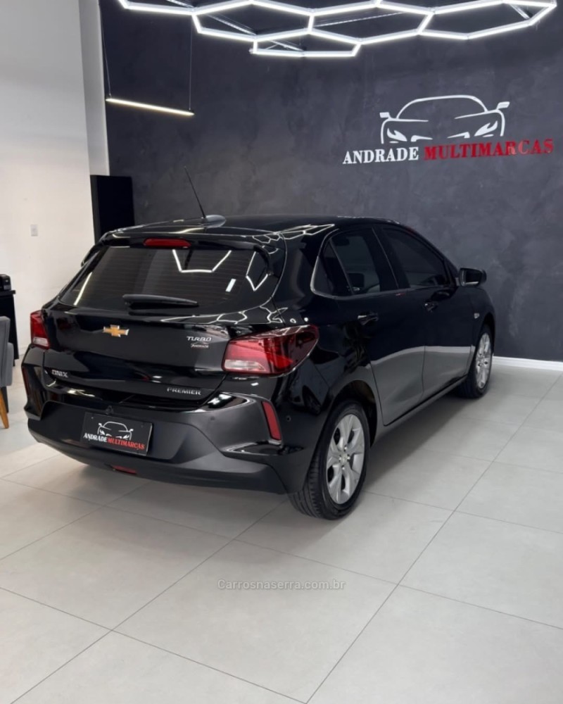 ONIX 1.0	PREMIER PLUS 8V TURBO FLEX 4P AUTOMÁTICO - 2020 - CAXIAS DO SUL