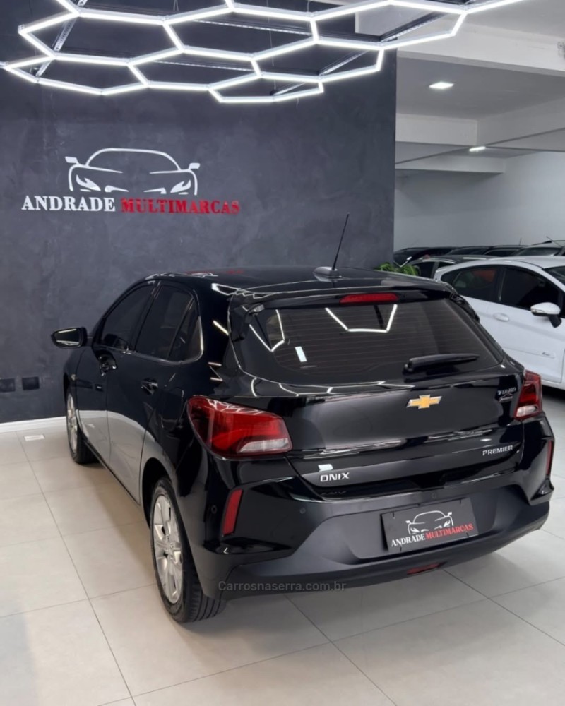 ONIX 1.0	PREMIER PLUS 8V TURBO FLEX 4P AUTOMÁTICO - 2020 - CAXIAS DO SUL