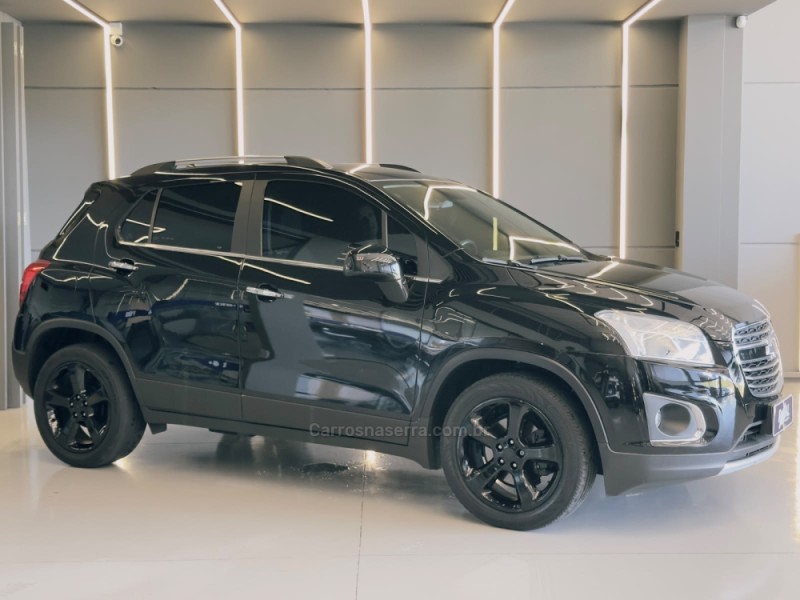 TRACKER 1.8 MPFI LTZ 4X2 16V FLEX 4P AUTOMÁTICO - 2016 - SAPIRANGA