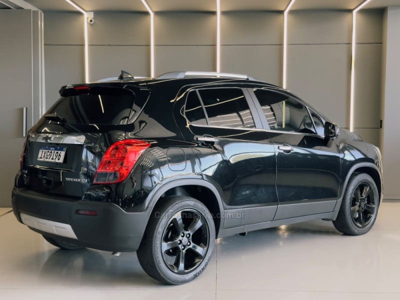 TRACKER 1.8 MPFI LTZ 4X2 16V FLEX 4P AUTOMÁTICO - 2016 - SAPIRANGA