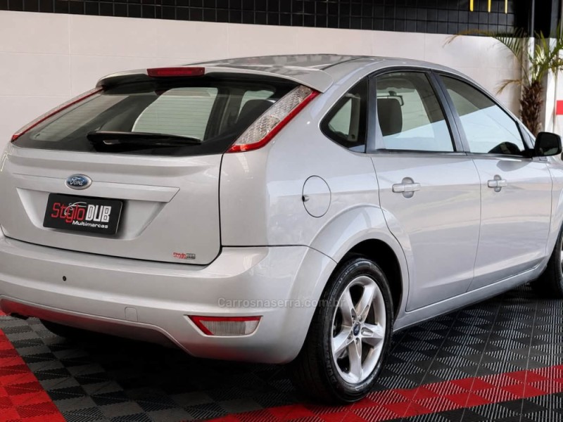 FOCUS 1.6 GLX 8V GASOLINA 4P MANUAL - 2011 - ESTâNCIA VELHA