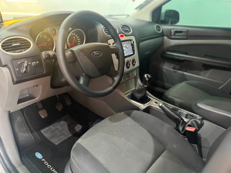 FOCUS 1.6 GLX 8V GASOLINA 4P MANUAL - 2011 - ESTâNCIA VELHA