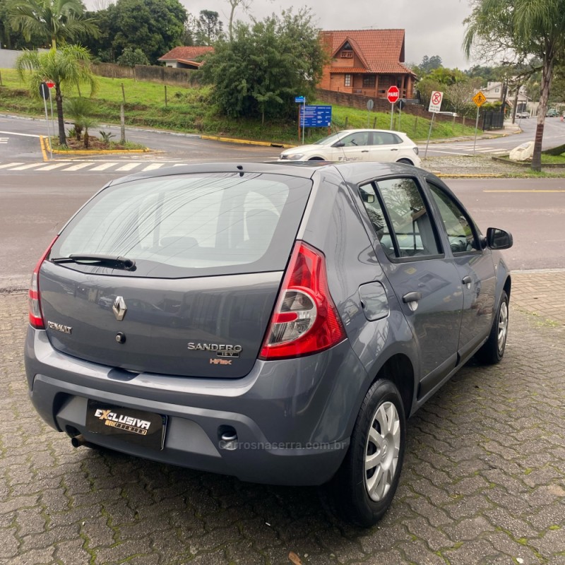 SANDERO  - 2010 - MONTENEGRO