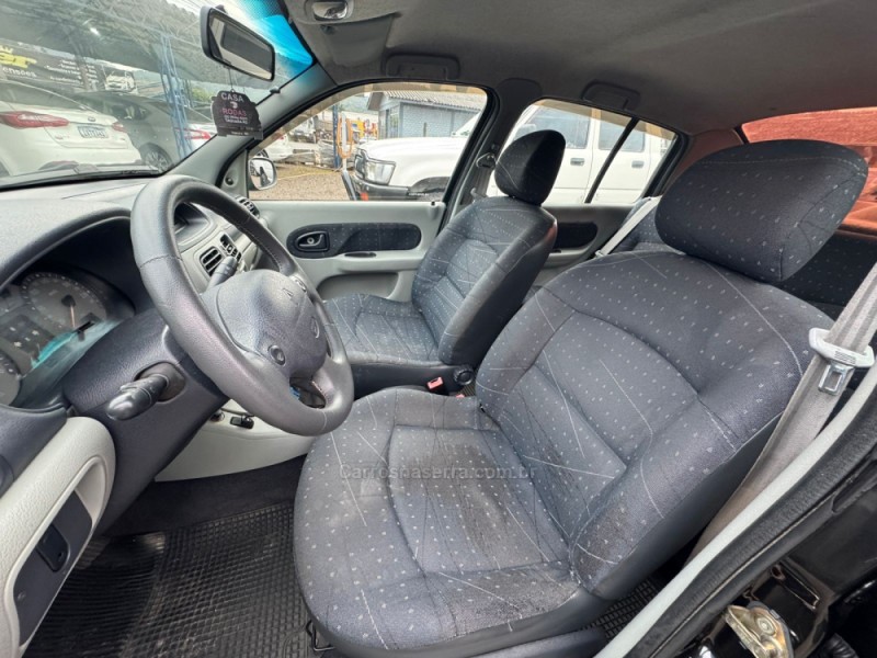 CLIO 1.6 EXPRESSION SEDAN 16V GASOLINA 4P MANUAL - 2005 - IGREJINHA