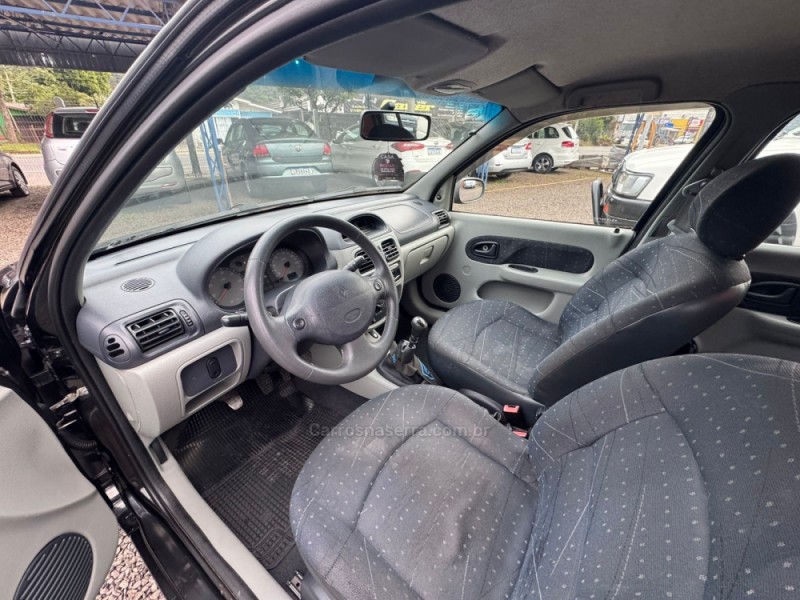 CLIO 1.6 EXPRESSION SEDAN 16V GASOLINA 4P MANUAL - 2005 - IGREJINHA