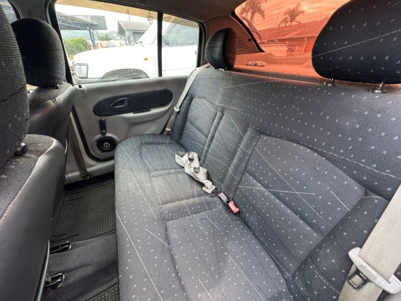 CLIO 1.6 EXPRESSION SEDAN 16V GASOLINA 4P MANUAL - 2005 - IGREJINHA
