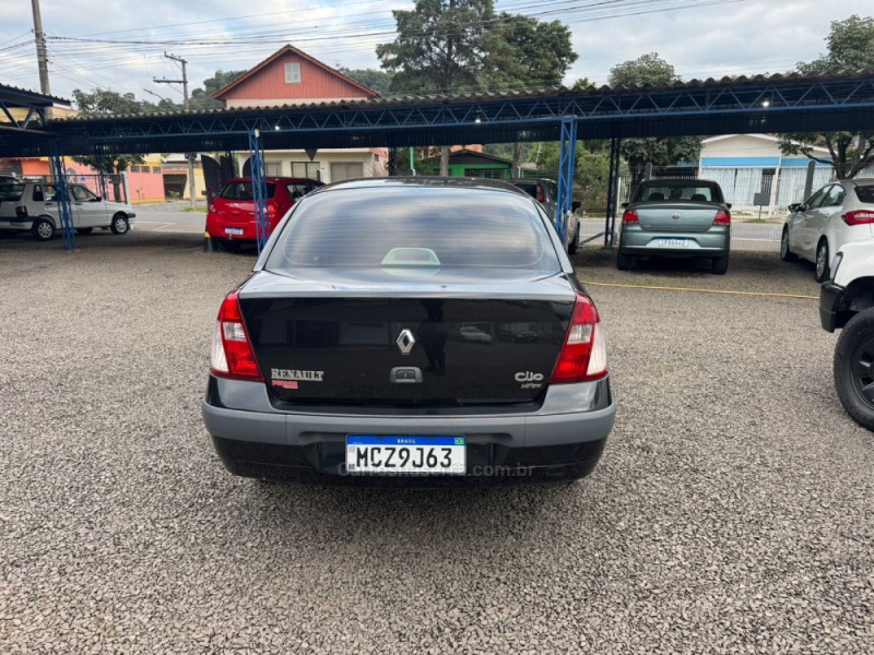 CLIO 1.6 EXPRESSION SEDAN 16V GASOLINA 4P MANUAL - 2005 - IGREJINHA