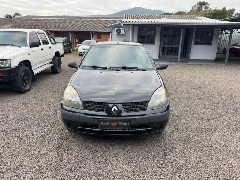 CLIO 1.6 EXPRESSION SEDAN 16V GASOLINA 4P MANUAL - 2005 - IGREJINHA