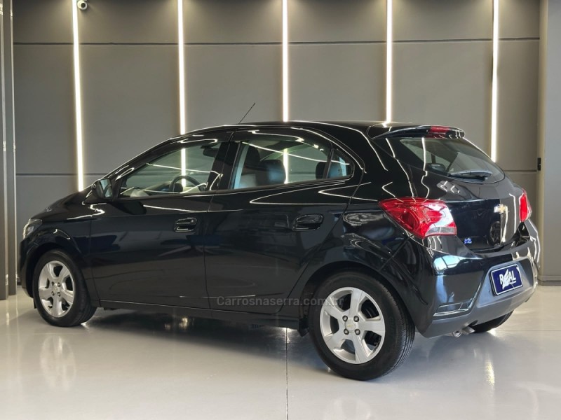 ONIX 1.4 MPFI LT 8V FLEX 4P MANUAL - 2019 - SAPIRANGA