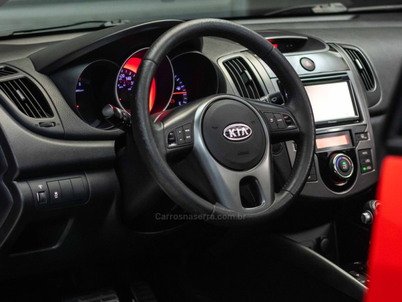CERATO 2.0 KOUP 16V GASOLINA 2P AUTOMÁTICO - 2013 - CAXIAS DO SUL