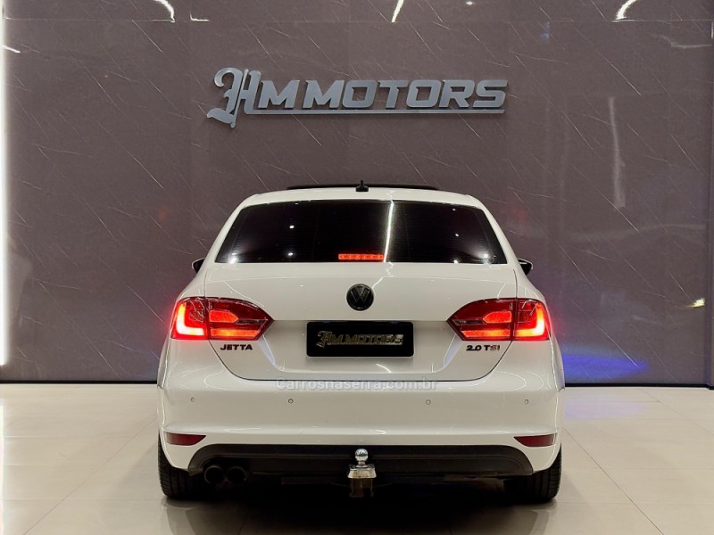 JETTA 2.0 TSI HIGHLINE 211CV GASOLINA 4P TIPTRONIC - 2013 - CAXIAS DO SUL