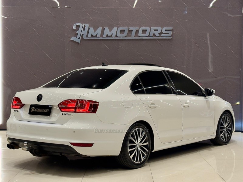 JETTA 2.0 TSI HIGHLINE 211CV GASOLINA 4P TIPTRONIC - 2013 - CAXIAS DO SUL