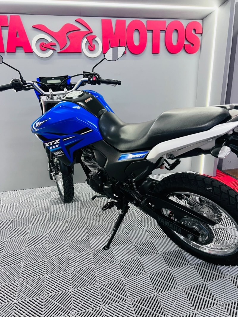 XTZ 250 LANDER - 2023 - CAMPO BOM