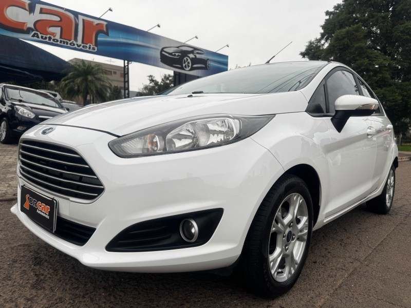 fiesta 1.6 se hatch 16v flex 4p automatico 2016 dois irmaos