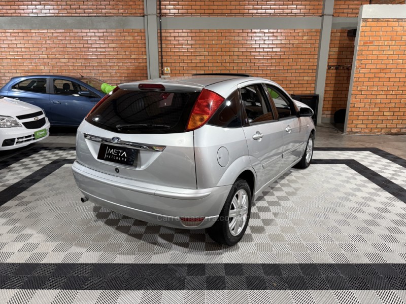 FOCUS 2.0 GHIA 16V FLEX 4P MANUAL - 2006 - BENTO GONçALVES