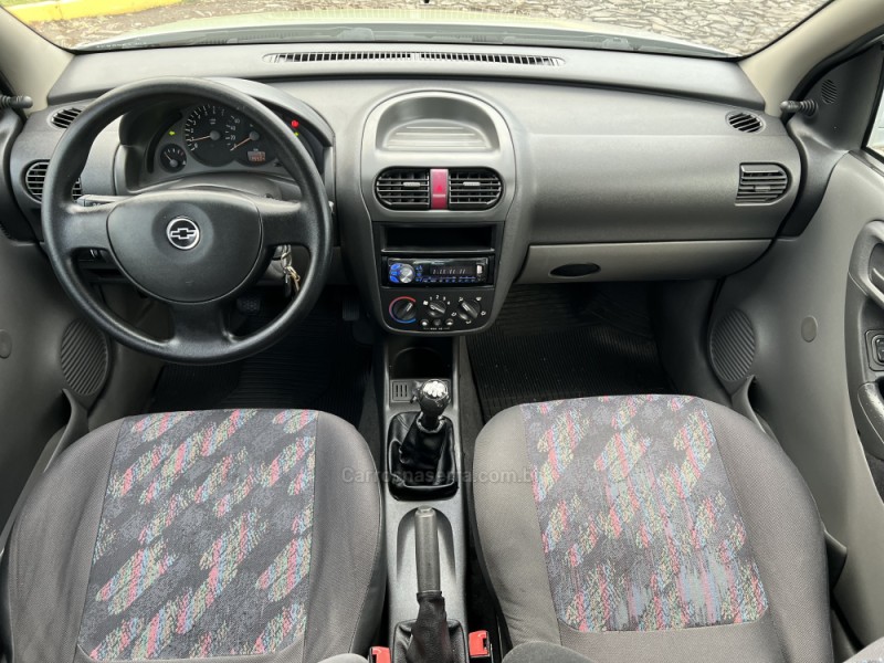 CORSA 1.0 MPFI MAXX 8V FLEX 4P MANUAL - 2004 - DOIS IRMãOS