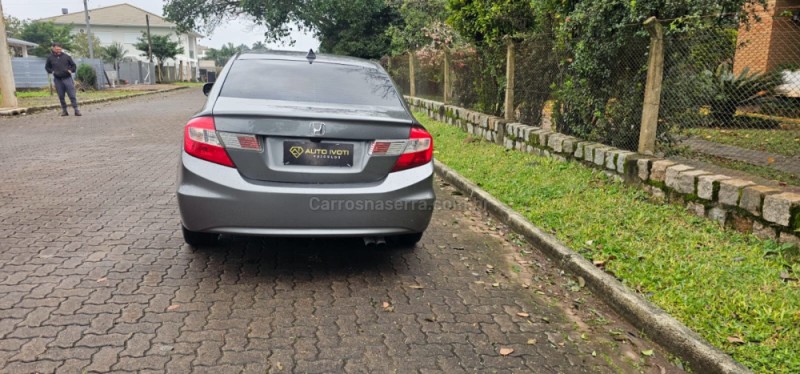 CIVIC 1.8 EXS 16V FLEX 4P AUTOMÁTICO - 2013 - IVOTI