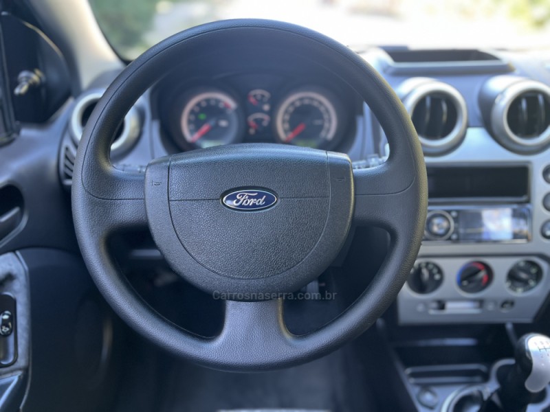 FIESTA 1.6 MPI 8V GASOLINA 4P MANUAL - 2013 - DOIS IRMãOS