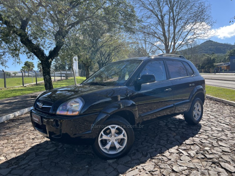 tucson 2.0 mpfi gls 16v 143cv 2wd flex 4p automatico 2014 dois irmaos