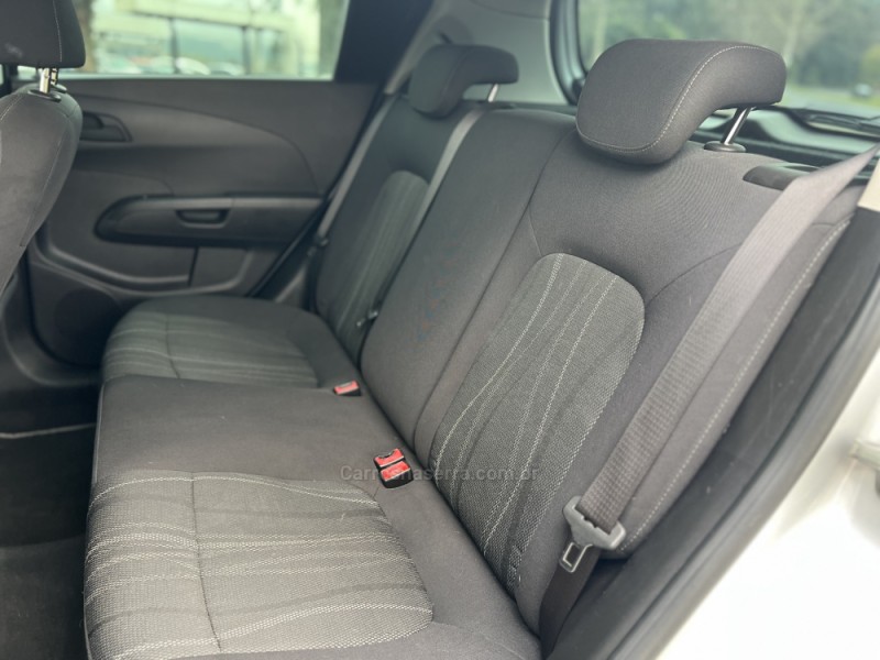 SONIC 1.6 LT SEDAN 16V FLEX 4P AUTOMÁTICO - 2014 - DOIS IRMãOS