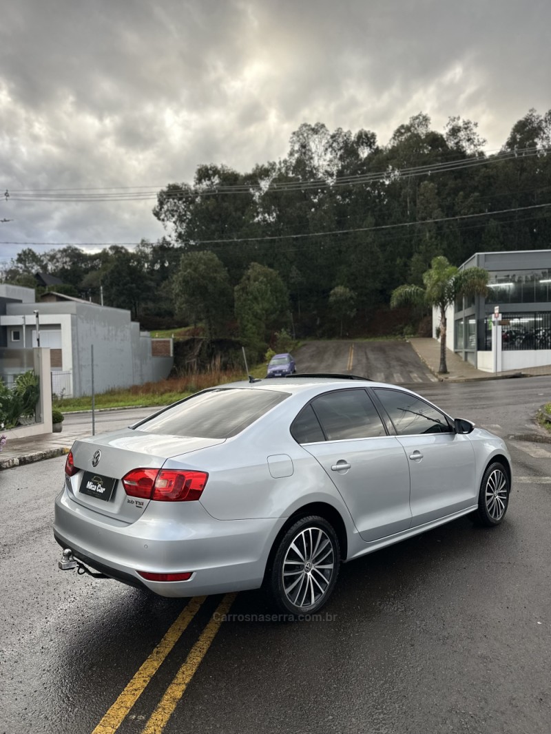 JETTA 2.0 TSI DSG HIGHLINE 200CV GASOLINA 4P AUTOMÁTICO - 2012 - SãO MARCOS