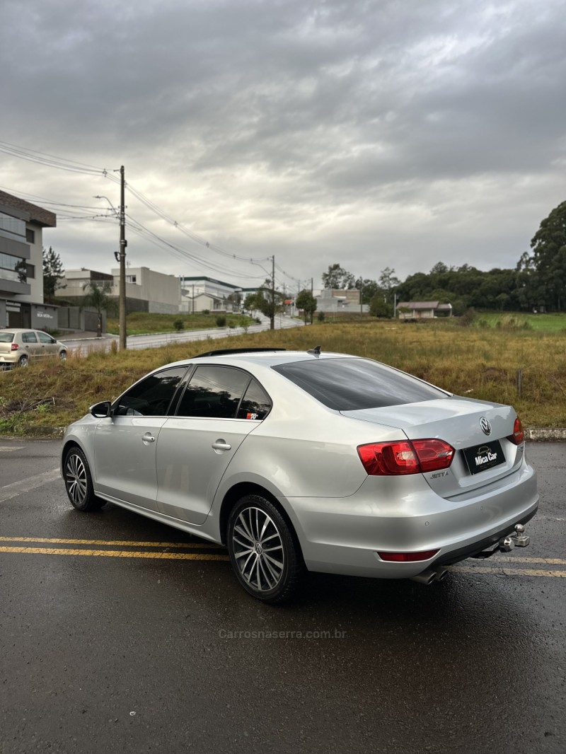 JETTA 2.0 TSI DSG HIGHLINE 200CV GASOLINA 4P AUTOMÁTICO - 2012 - SãO MARCOS