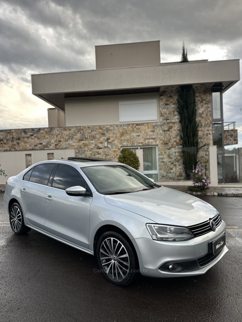 jetta 2.0 tsi dsg highline 200cv gasolina 4p automatico 2012 sao marcos