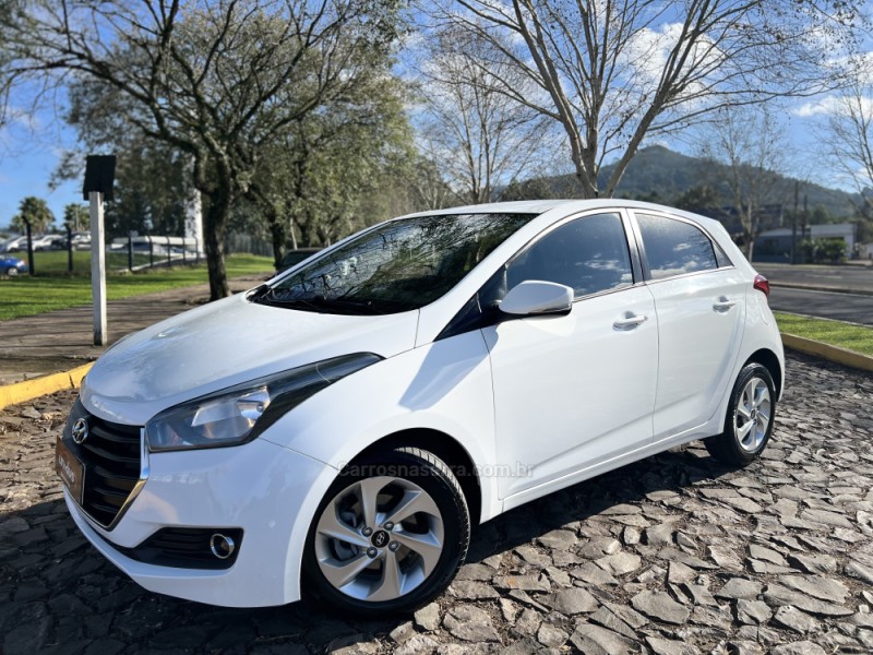 hb20 1.6 comfort plus 16v flex 4p automatico 2016 dois irmaos