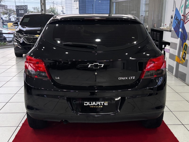 ONIX 1.4 MPFI LTZ 8V FLEX 4P MANUAL - 2013 - PORTO ALEGRE