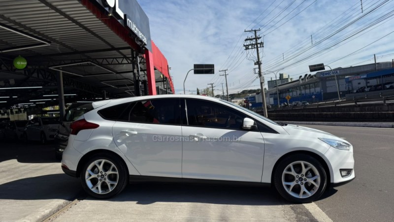 FOCUS 1.6 SE PLUS 16V FLEX 4P MANUAL - 2017 - CAXIAS DO SUL