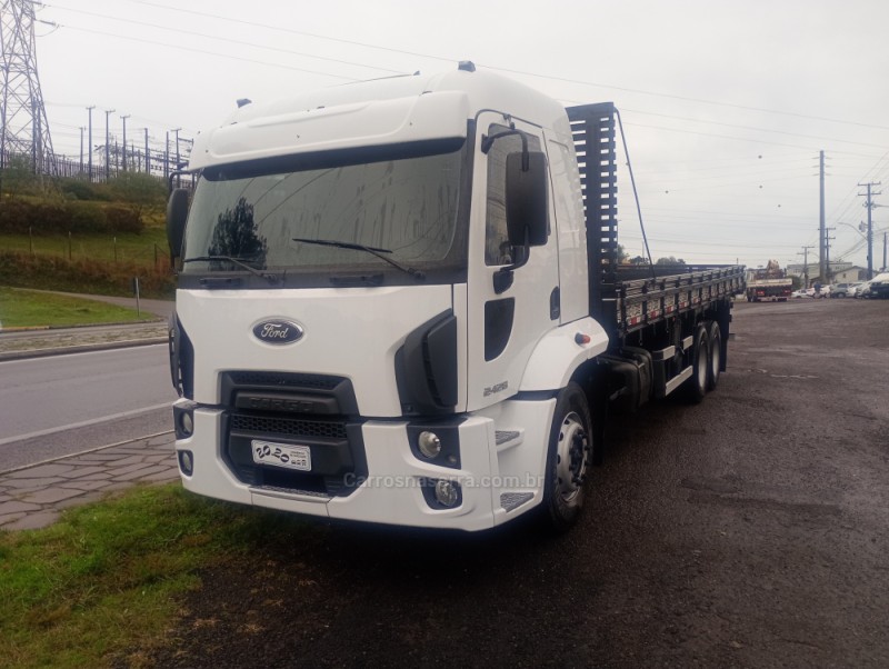 cargo 2428 e t 3 eixos 2012 farroupilha