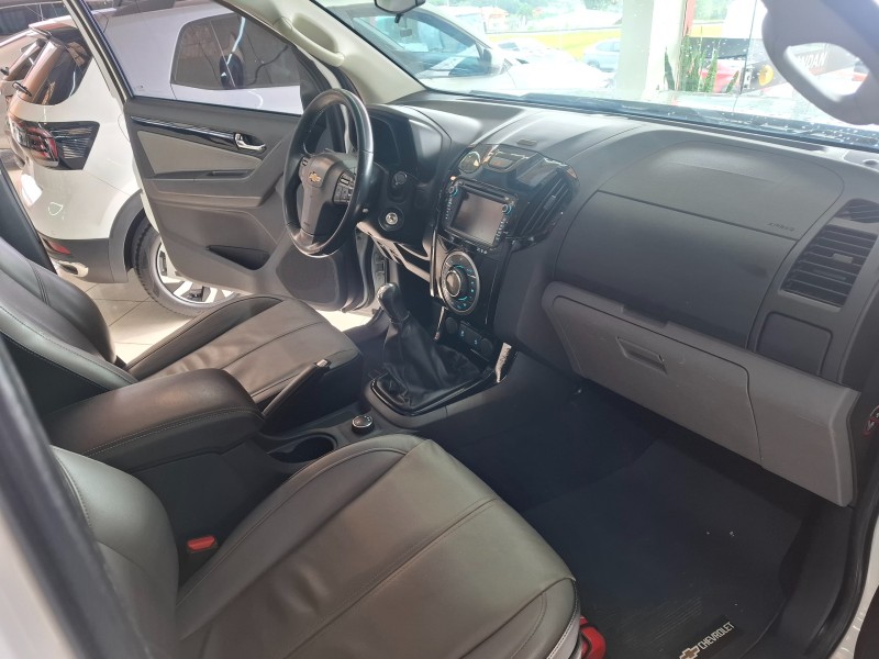S10 2.5 LTZ 4X4 CD 16V FLEX 4P MANUAL - 2015 - FARROUPILHA