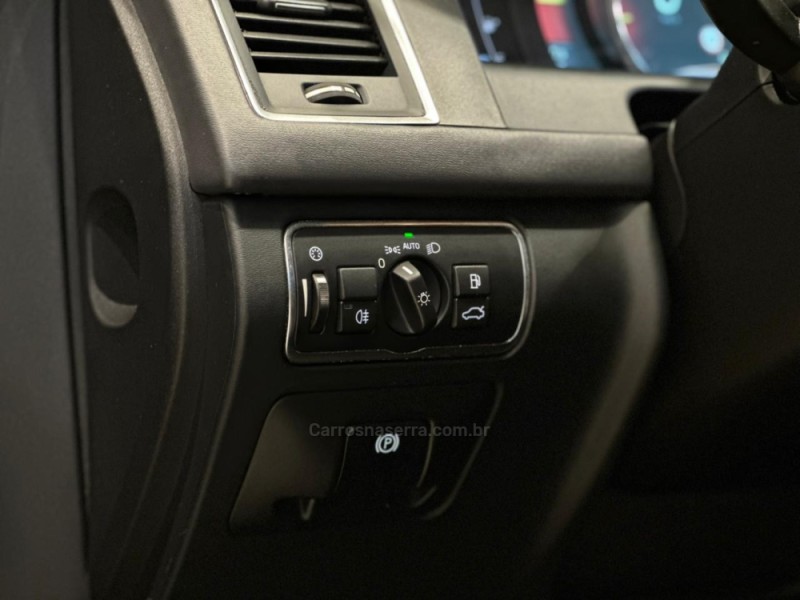 XC60 2.0 T6 R DESIGN TURBO GASOLINA 4P AUTOMÁTICO - 2015 - CAXIAS DO SUL